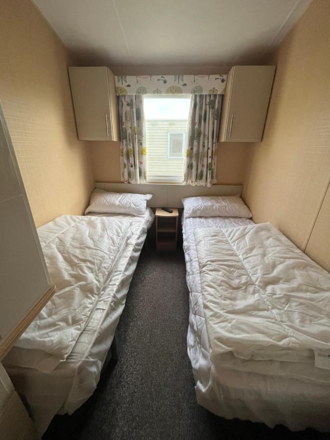 Fulmar 43 ~ Parkdean Holiday Resort Great Yarmouth Exterior foto